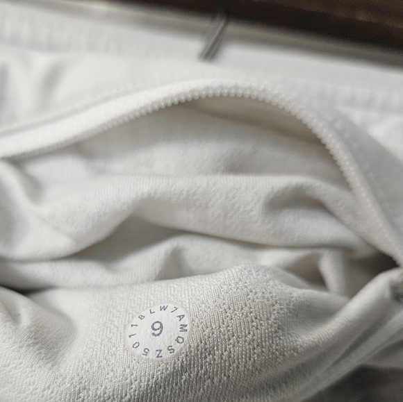 Lululemon Real Quick Short *Perforated 3.5"Jasmine White Multi - Picture 7 of 7